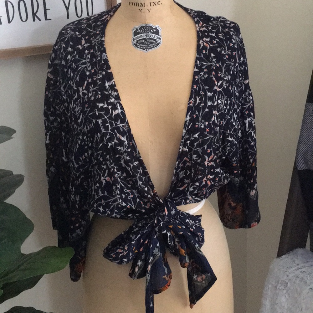 Cute Cropped Tie Blouse